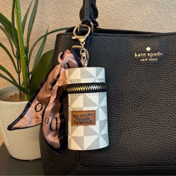 Mini Round Vintage Style Bucket Bag Charm w/ Twilly (white & brown available) - Picture 12 of 13